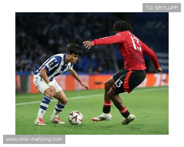 久保建英俯身头球冲顶破门，皇家社会客场先声夺人