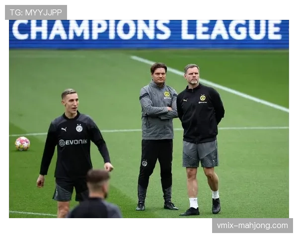 胡梅尔斯赛后安慰失声痛哭的年轻队友桑乔